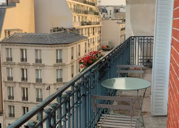 Parisian With Balcony شقة باريس